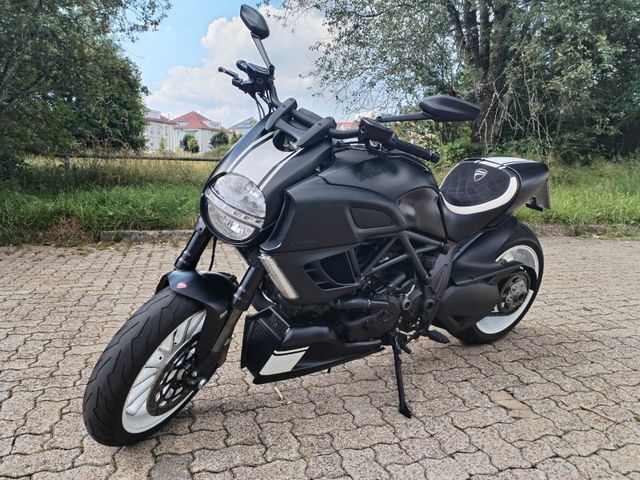 Ducati Diavel AMG Cromo 