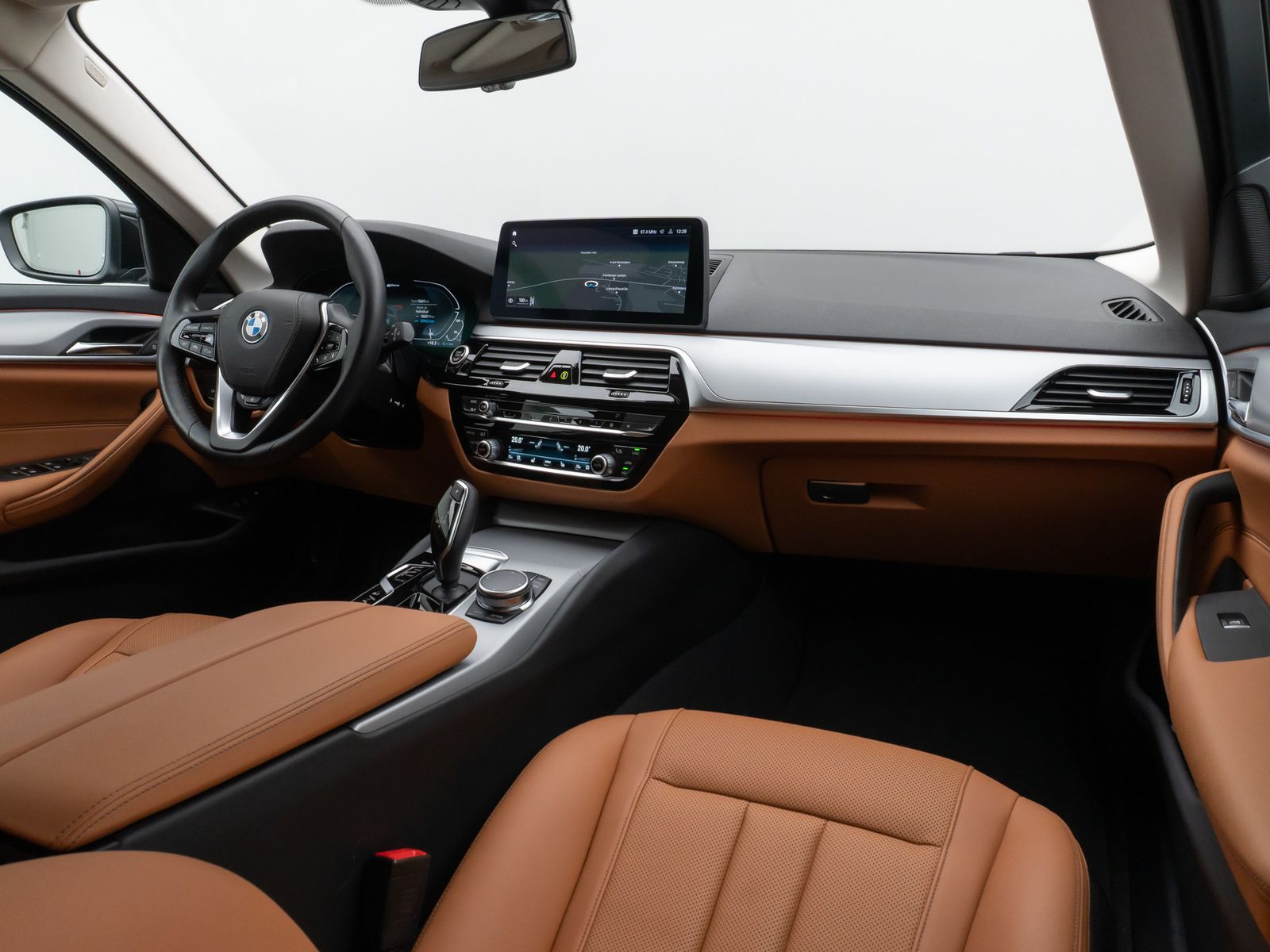 Fahrzeugabbildung BMW 530e xD Laser Kamera HUD DAB HiFi 4xKlima AHK