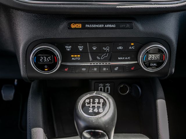 Ford Kuga 1.5 Titanium X Stauassistent Kamera Navi