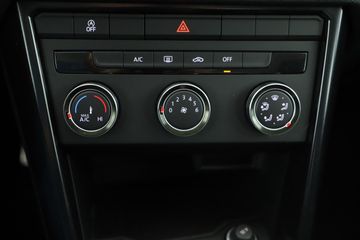 Volkswagen T-Roc - 11