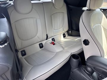 MINI Cooper S Chili LED Navi Tempomat Klimaaut.