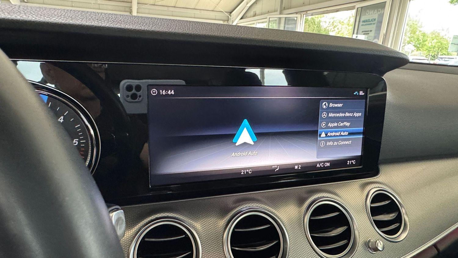 Mercedes-Benz E 220 E 220 d  Avantgarde LED/NAVI/CARPLAY