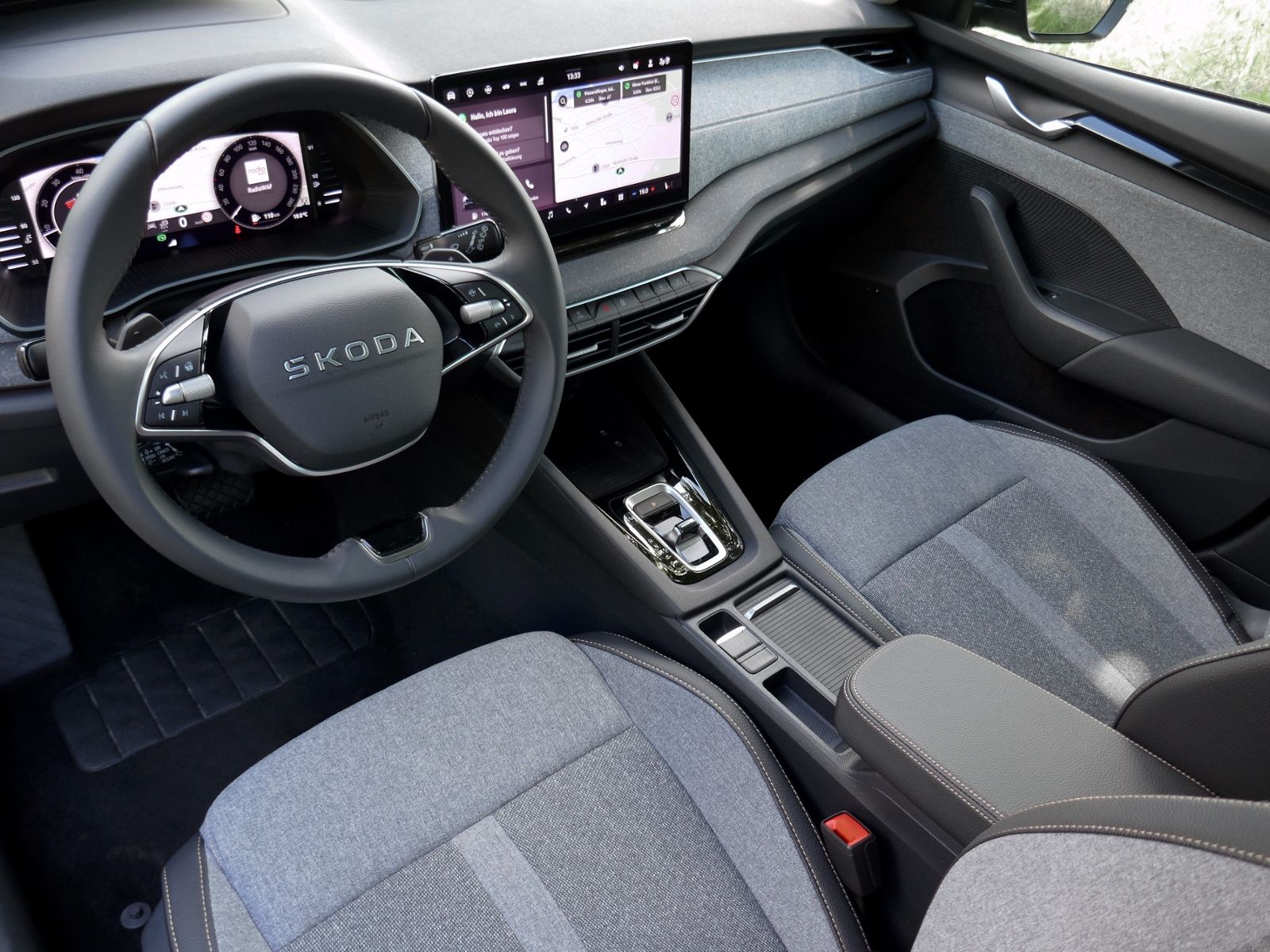 Fahrzeugabbildung SKODA Octavia Combi Tour 2.0 TDI | LED RFK ACC Navi