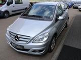 Mercedes-Benz B 200 Parktronic Tempomat SHZ - gebrauchte Mercedes-Benz B 200 aus dem Jahr 2011
