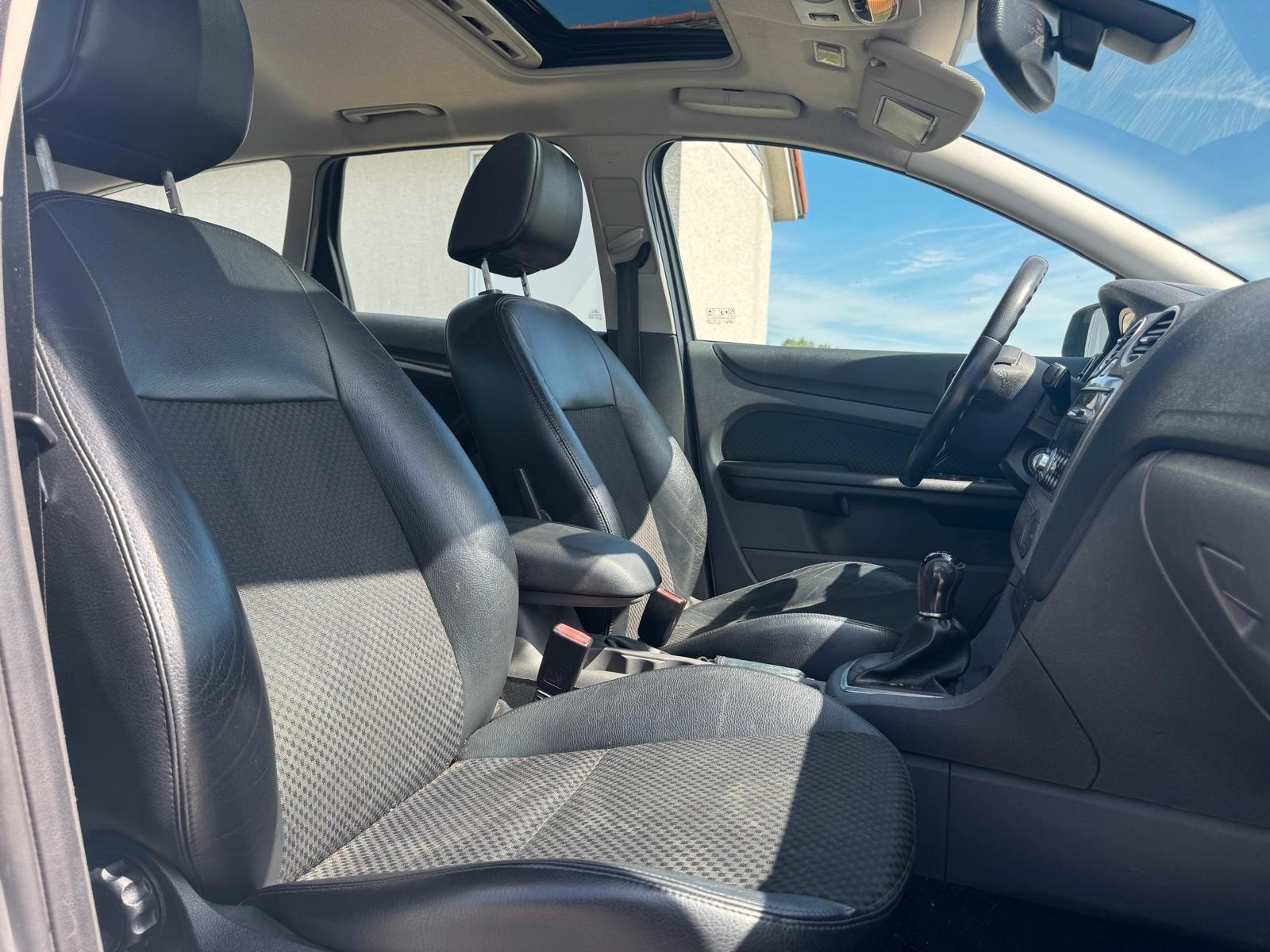 Ford Focus 2005 — photo 12