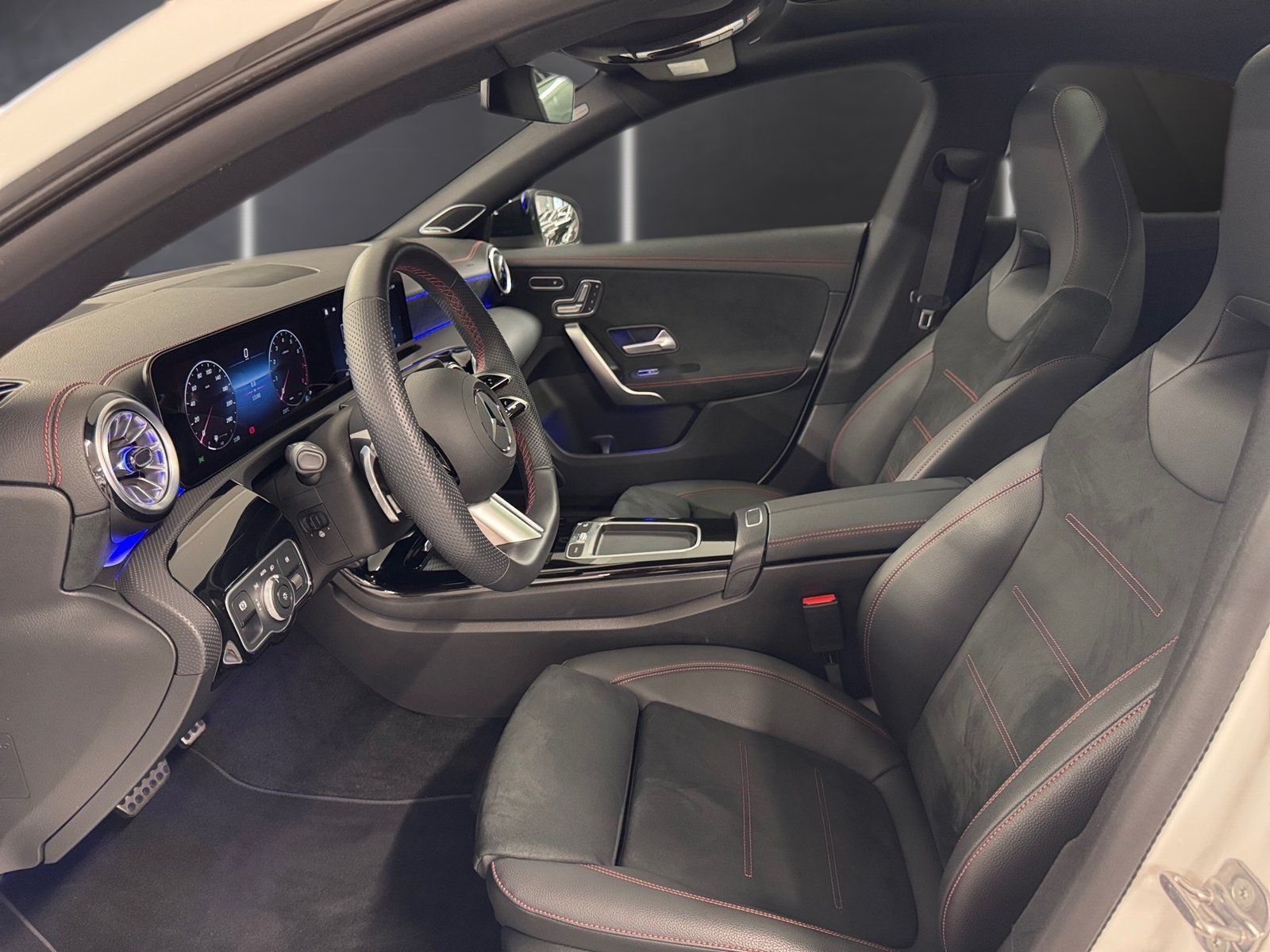 Fahrzeugabbildung Mercedes-Benz CLA 200 AMG Plus*Burmester*Pano*Disto*HUD*Night*