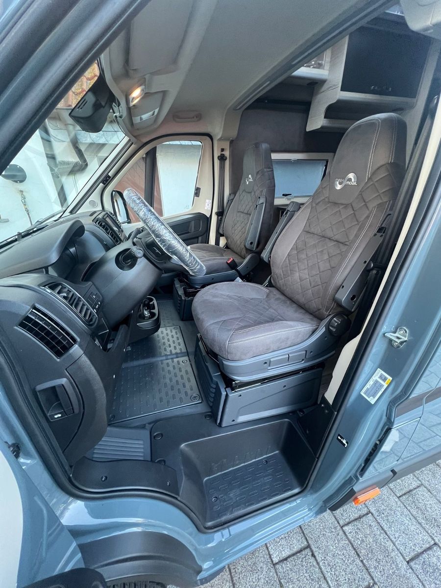 Fahrzeugabbildung MegaMobil Revolution 640 Automatik Voll Induktion Lithium