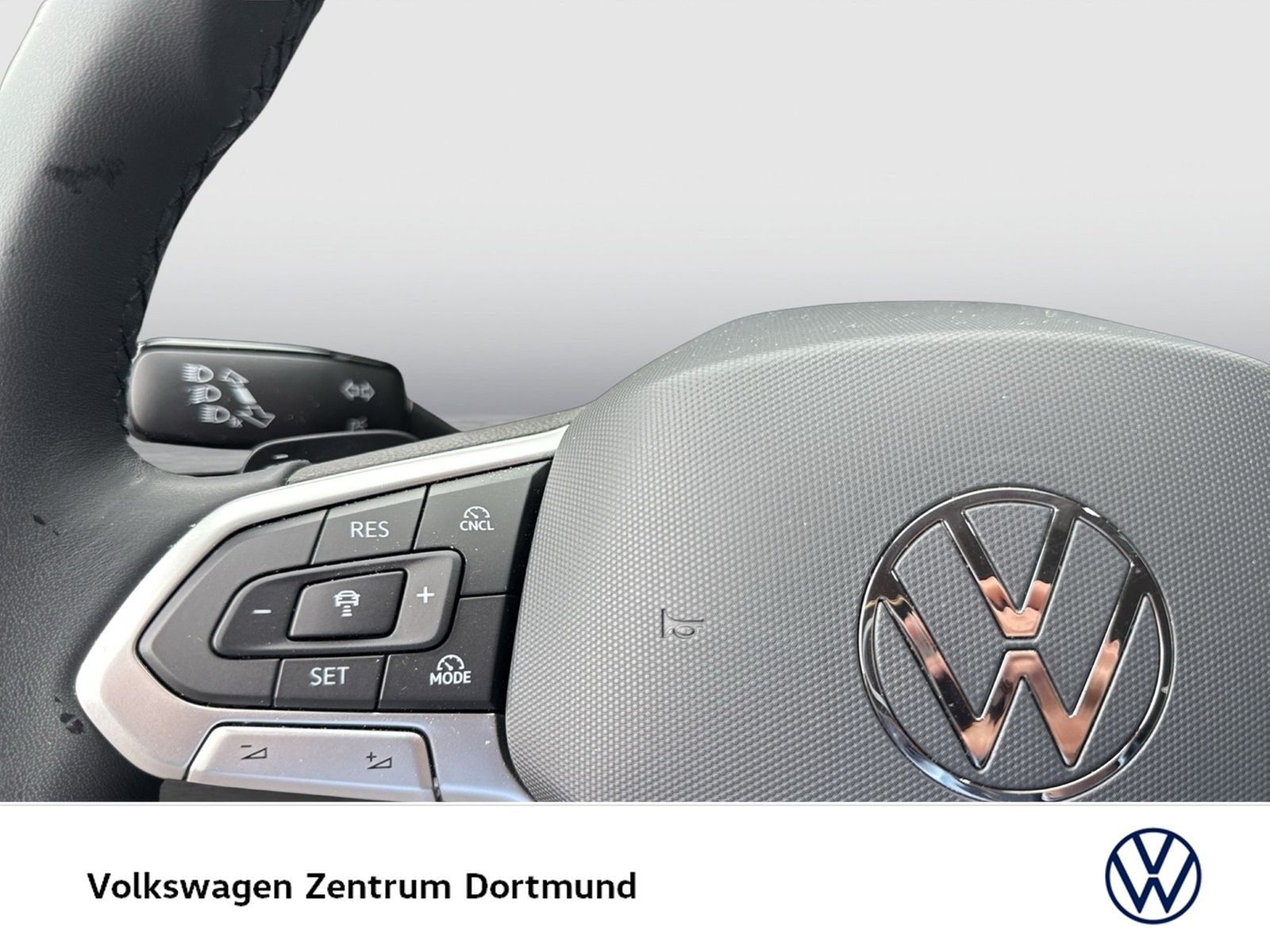Volkswagen Golf VIII 1.5 eTSI LIFE CAM ACC CARPLAY SITZHEIZ foto 15