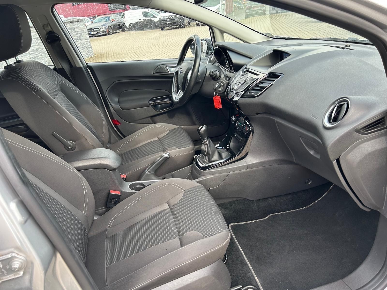 Fahrzeugabbildung Ford Fiesta Titanium