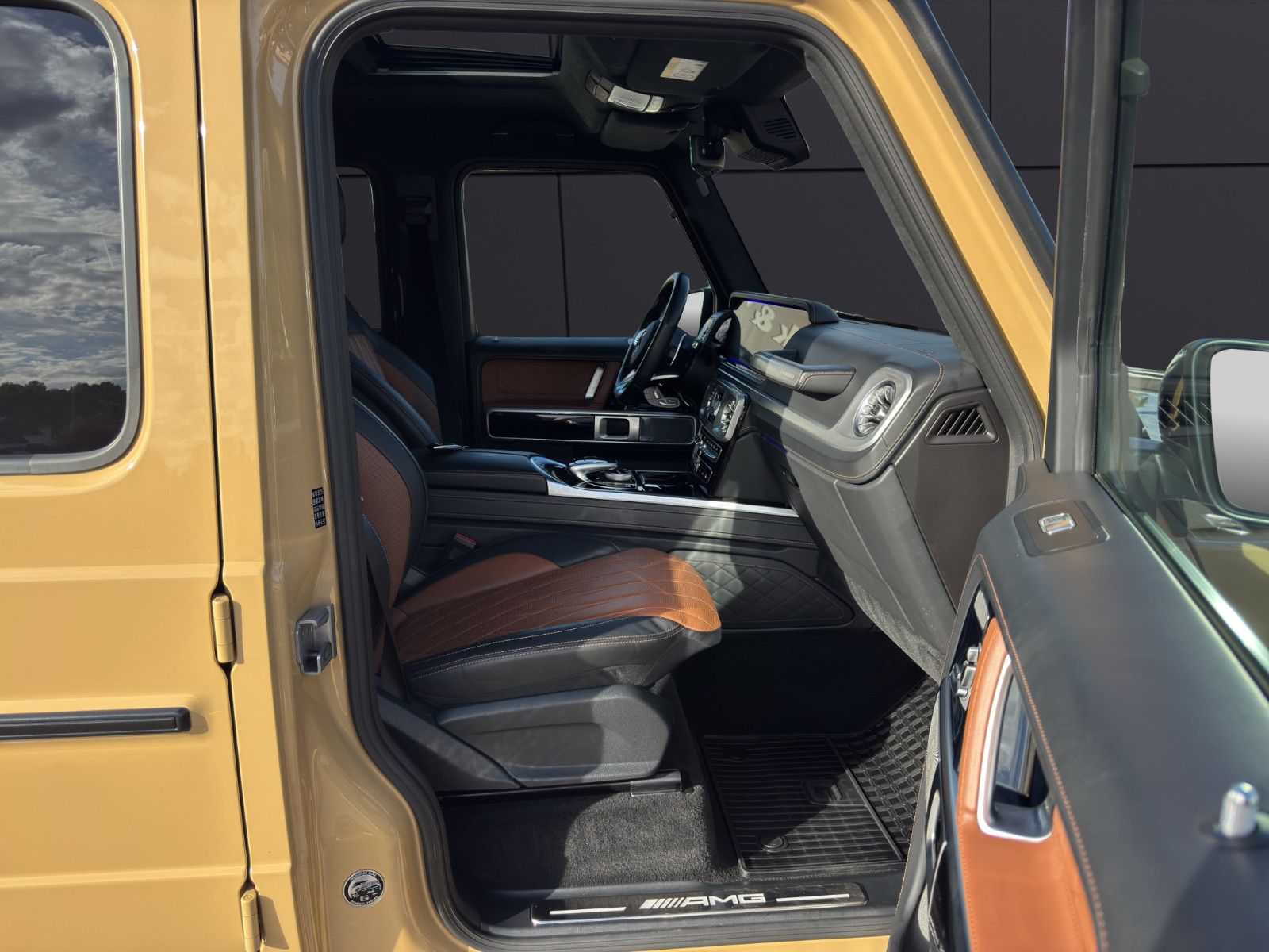 Fahrzeugabbildung Mercedes-Benz G 63 AMG/Garantie/Sdhz/Drivers/Sonderlack/AHK/