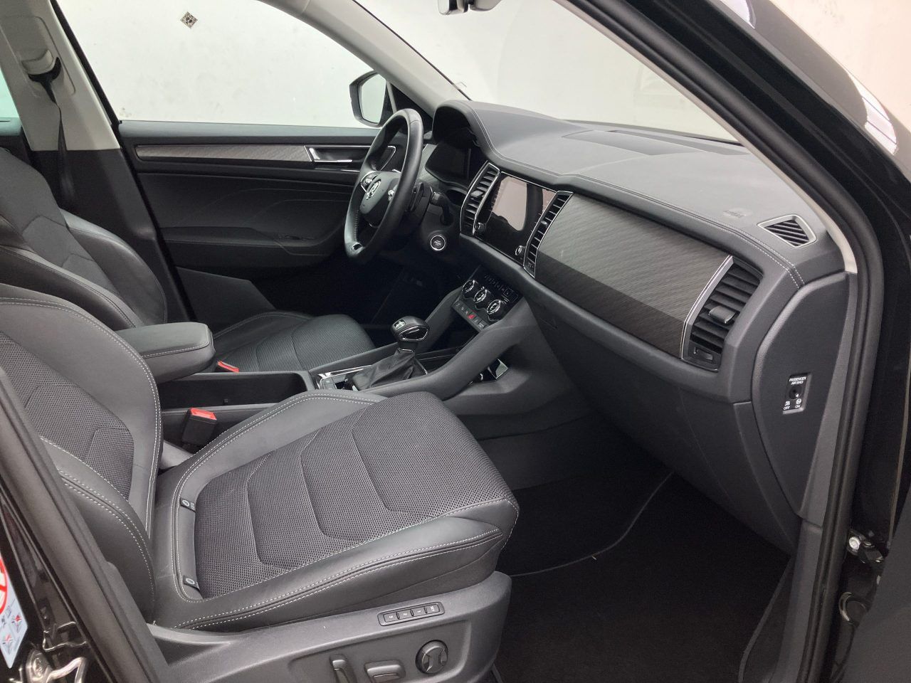 Fahrzeugabbildung SKODA Kodiaq 2.0 TDI DSG 4x4 °ACC°AHK°MEMO°STANDHZG°8F