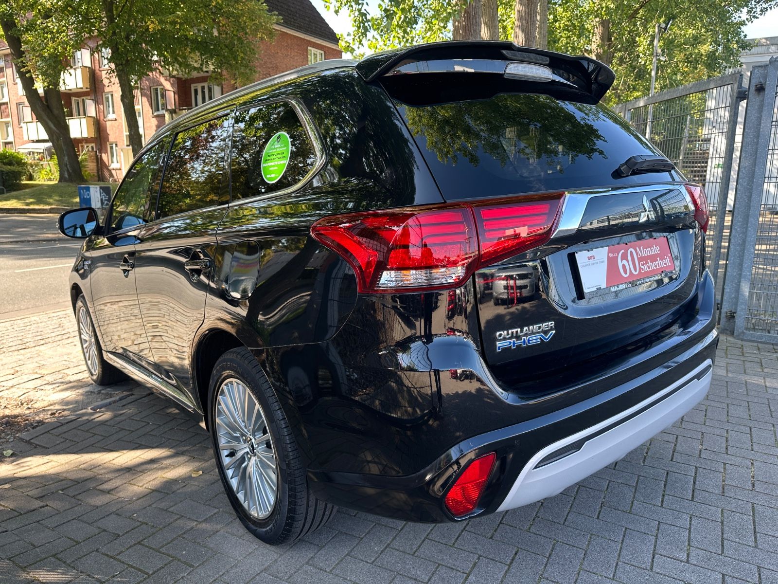 Fahrzeugabbildung Mitsubishi Outlander PHEV4WD*LED*TEMPO*CAM*PDC*SHZ