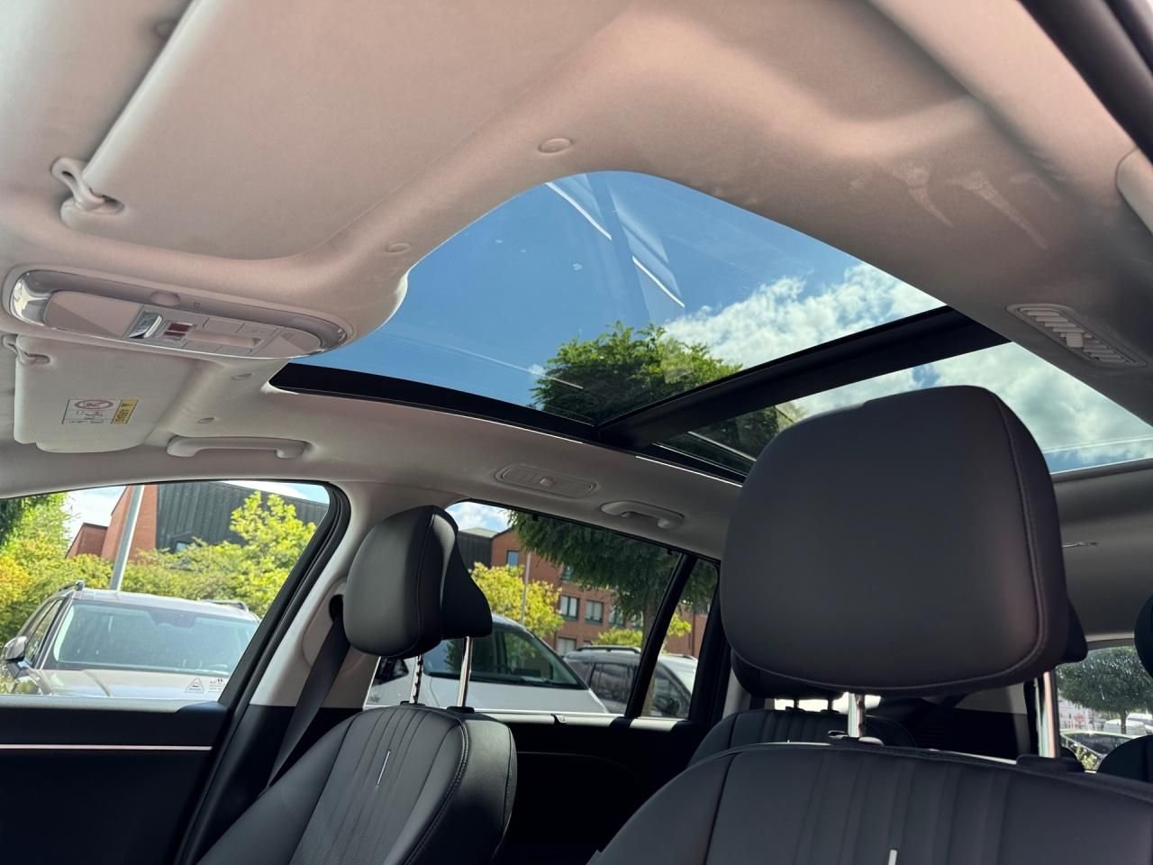 Fahrzeugabbildung Hyundai IONIQ 9 UNIQ *Pano*Relax-Paket* 2xKlima 360 ACC