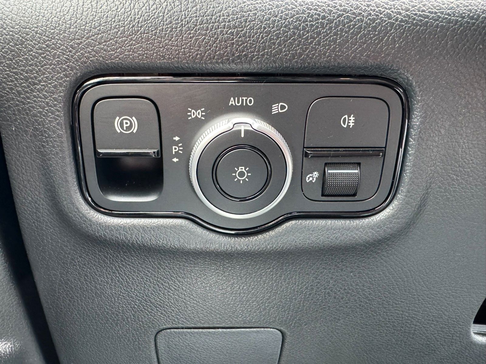 Fahrzeugabbildung Mercedes-Benz Vito 119 CDI 4x4 Tourer PRO Extral Stdh AHK2,5t