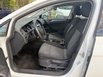 Volkswagen Golf - 12