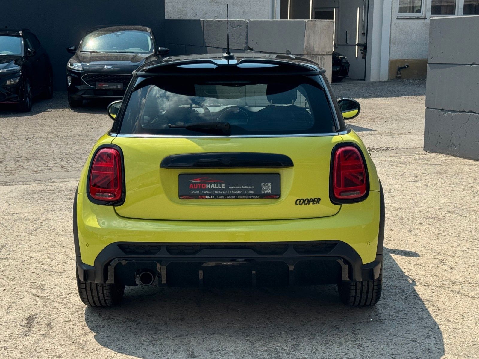 Fahrzeugabbildung MINI Cooper 1.5 JCW-Trim Panorama CarPlay DAB LHZ