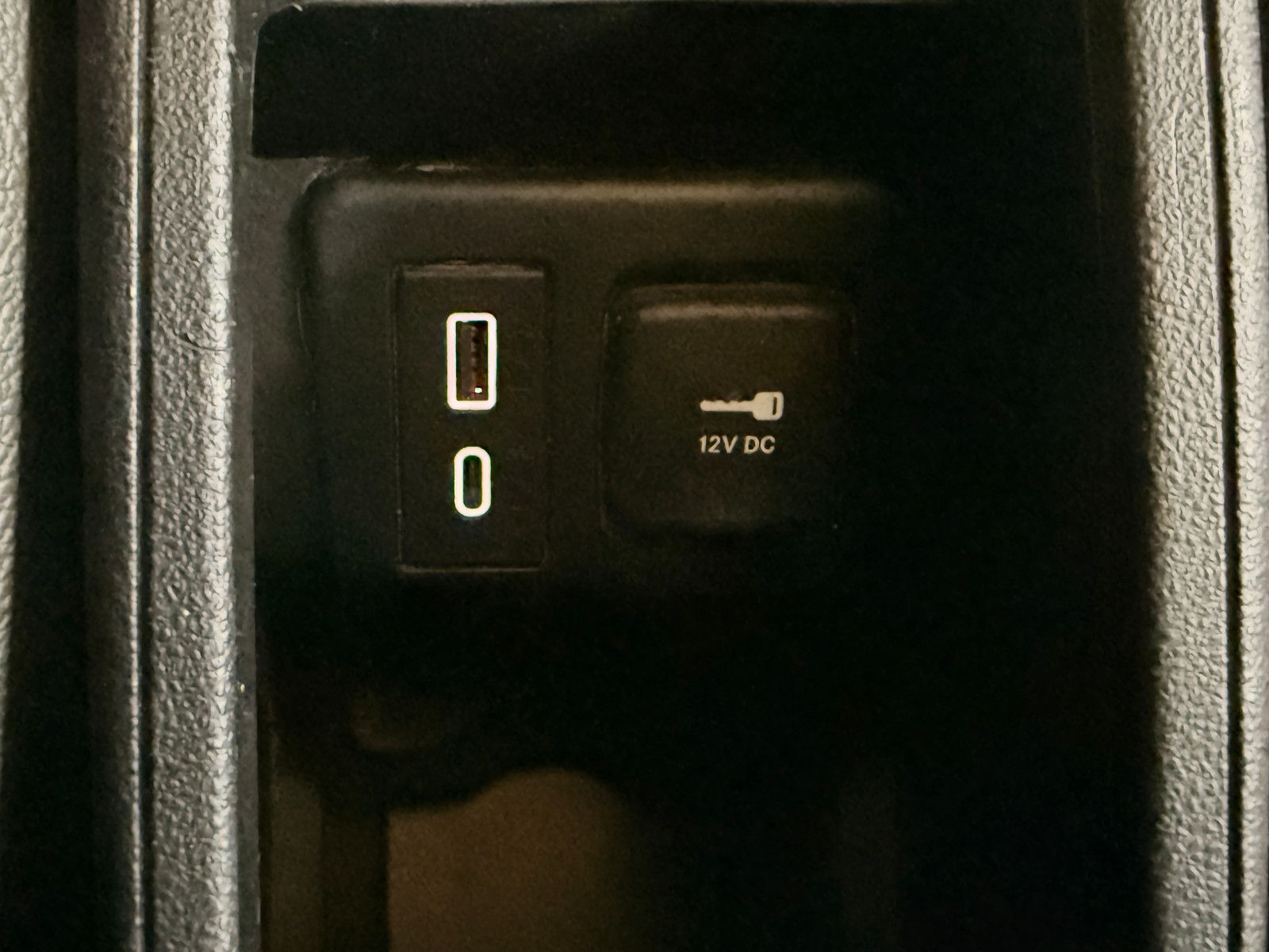 Fahrzeugabbildung Fiat 500e/ 3+1 /LA PRIMA/APPLE/NAVI/KAMERA/LED/LEDER