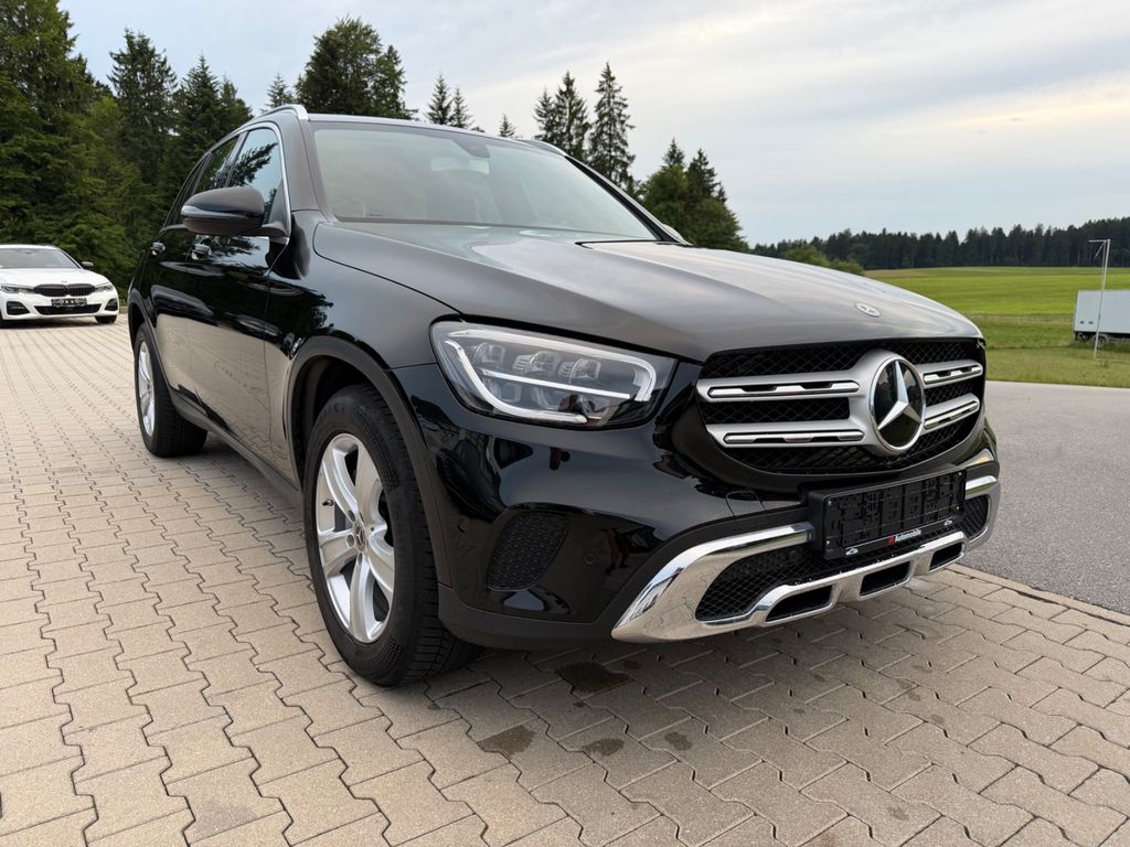 Image of Mercedes-Benz GLC 220