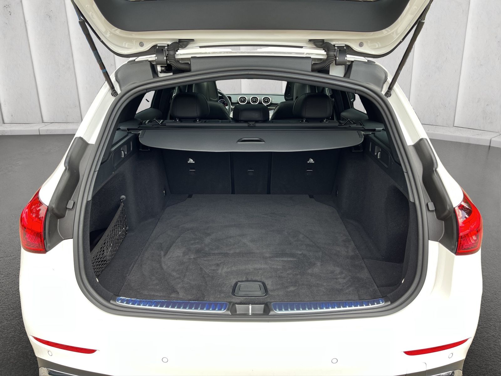 Fahrzeugabbildung Mercedes-Benz C 200T*Pano*AHK*AMG-Line*9G*LED**