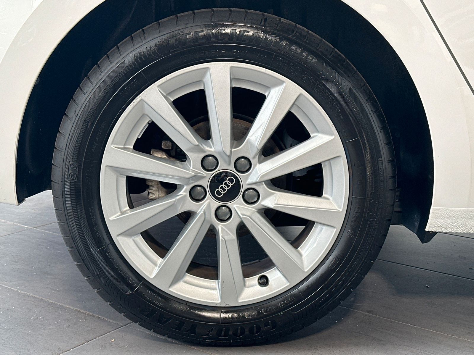Fahrzeugabbildung Audi A1 35 TFSI Sportback Aut. NAV+PDC+DAB+VCOCKPIT