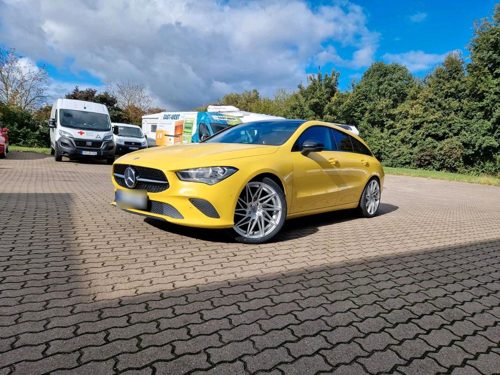 Image of Mercedes-Benz CLA 200