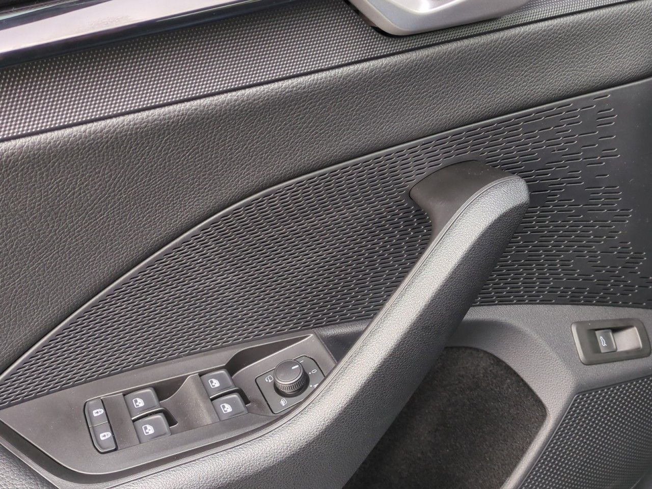 Fahrzeugabbildung SKODA Octavia Combi Selection TDI DSG,AHK