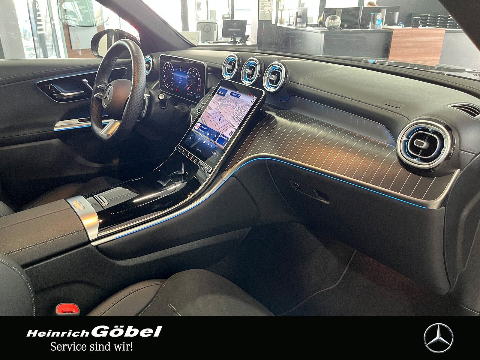 Fahrzeugabbildung Mercedes-Benz GLC 200 4M EDITION-AMG+AHK+PANO+AMBIENTE+KAMERA