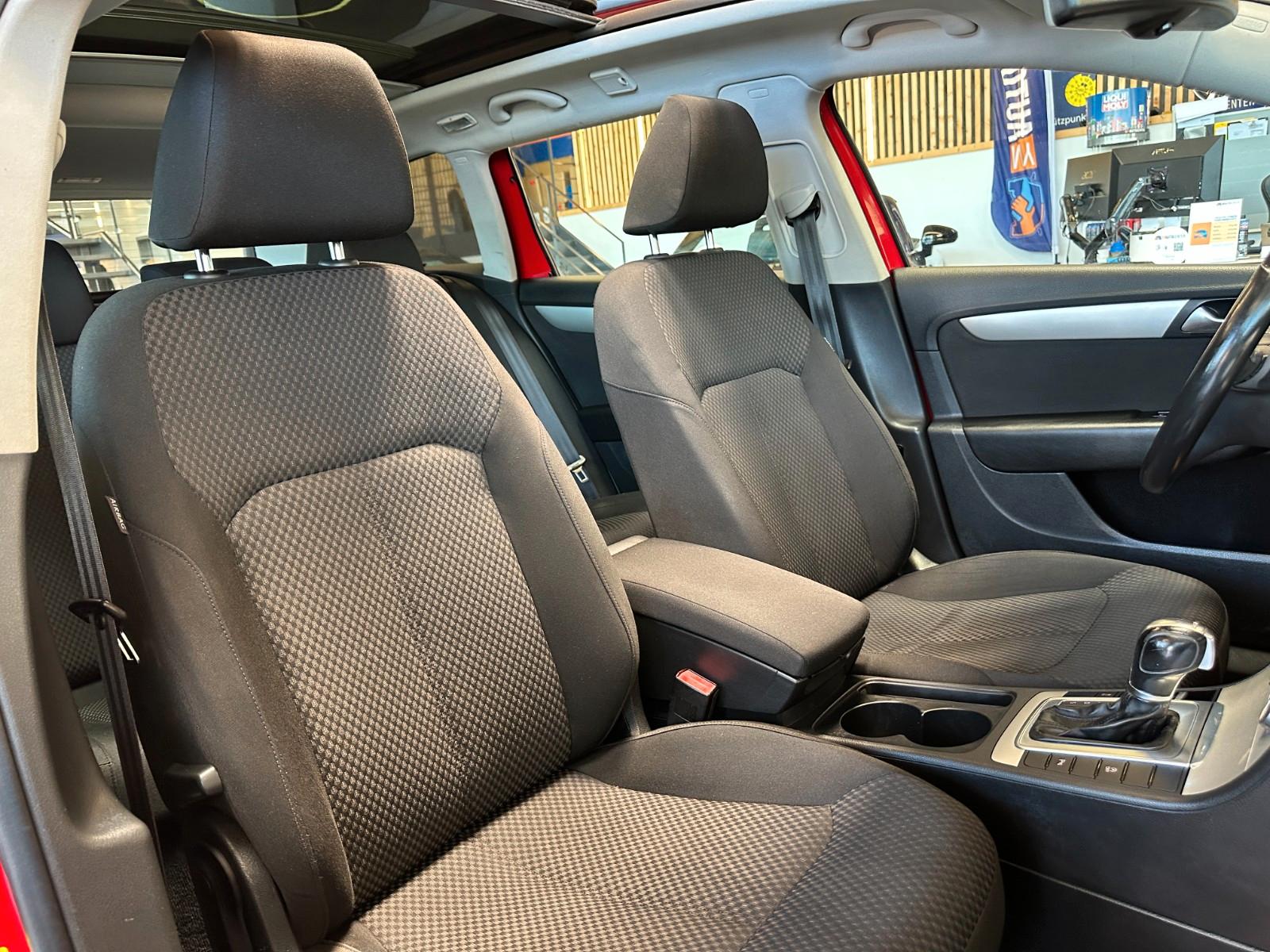 Volkswagen Passat 2012 — photo 36
