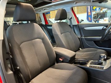 Volkswagen Passat *PANO*TEMPO*NAVI*PDC*AHK*