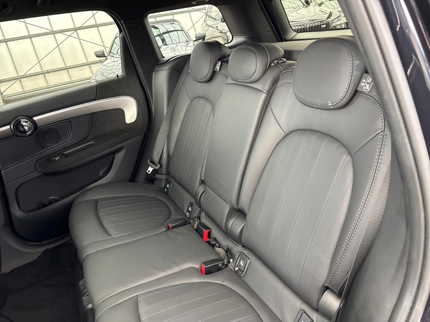MINI Cooper S Countryman All4 Classic Trim AHK Pano