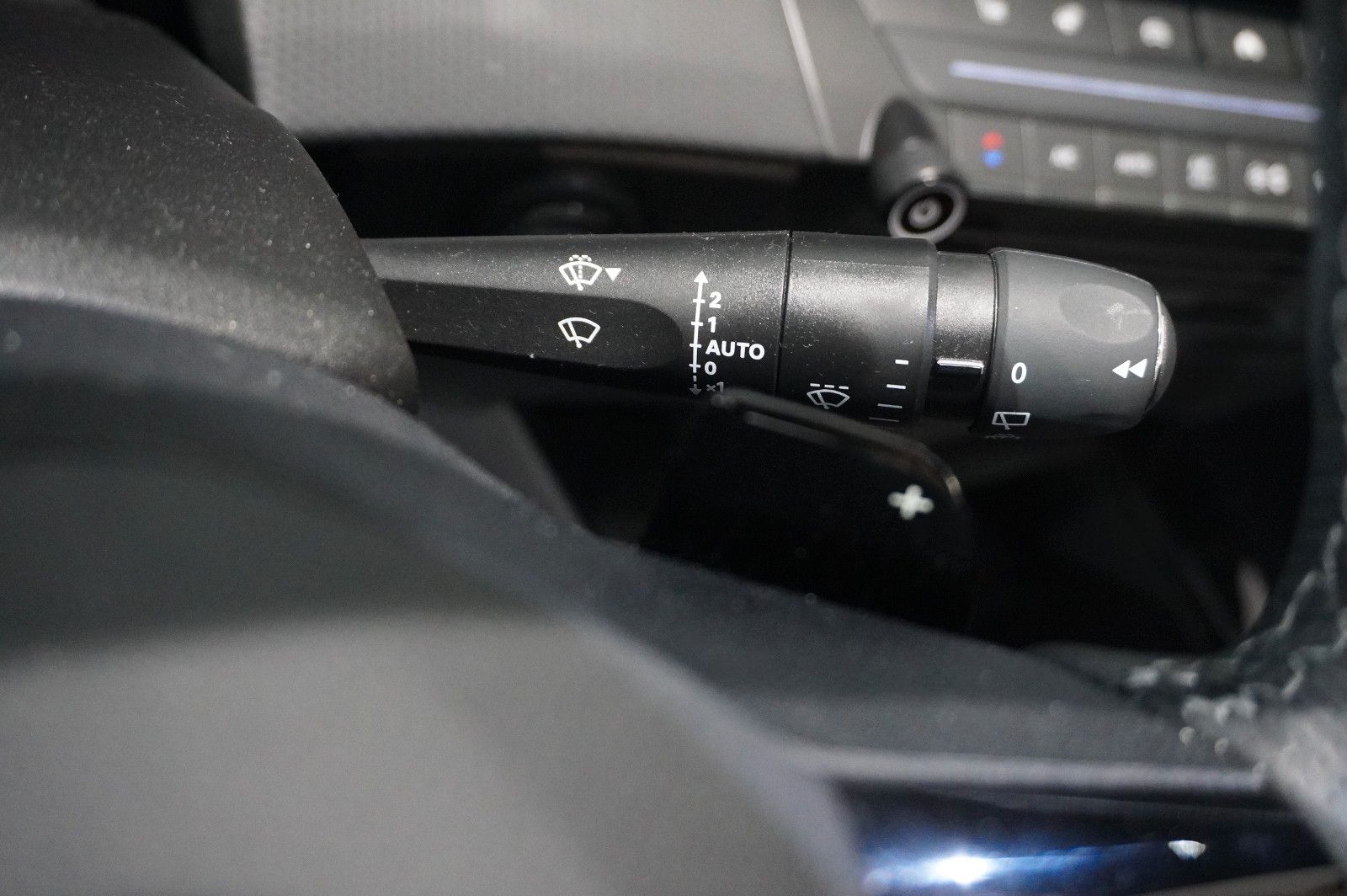 Fahrzeugabbildung Opel Astra L Lim. 1.2T GS SPORT NAVI/LED/360°/SH/HUD