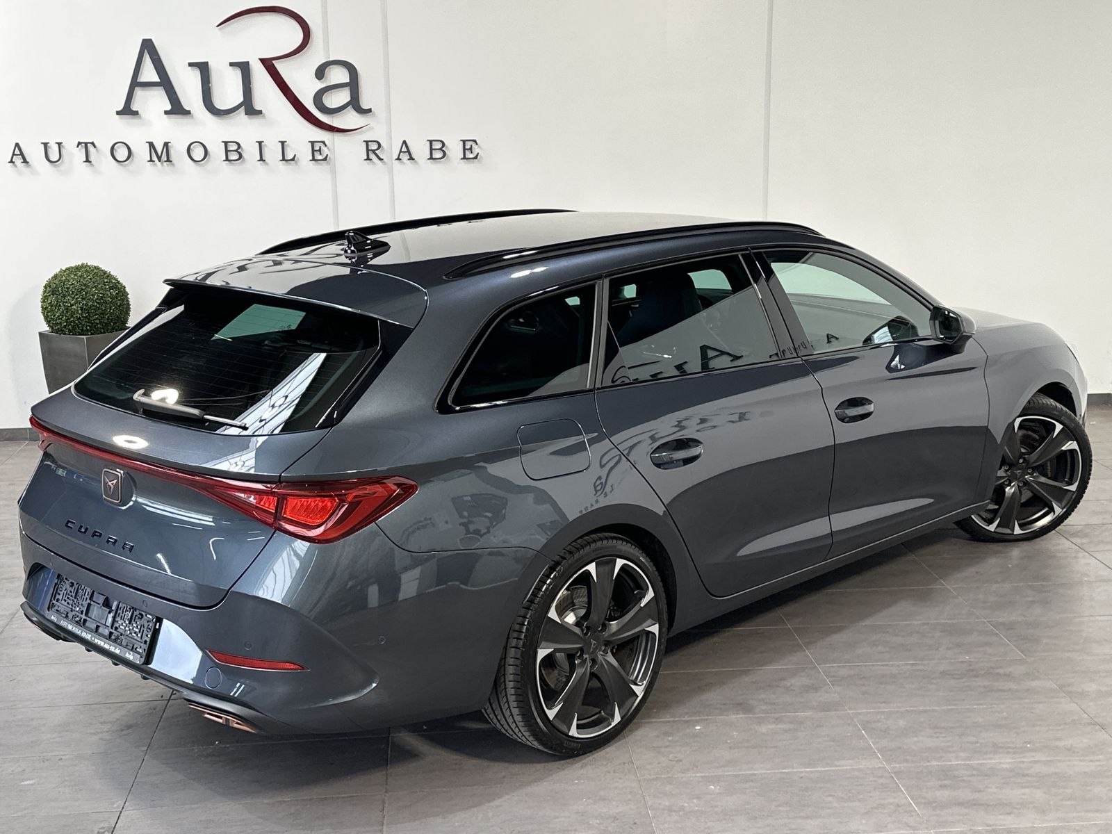 Fahrzeugabbildung CUPRA Leon Sportstourer 1.4 e-Hybrid NAV+LED+VCOCK+AHK
