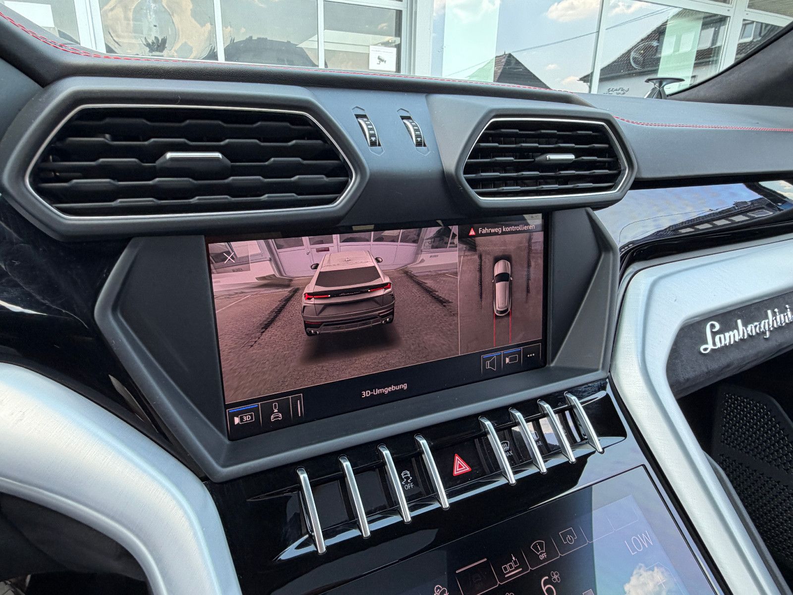 Fahrzeugabbildung Lamborghini Urus/PANO/23ZOLL/B&O-3D/360KAM/HEAD-UP