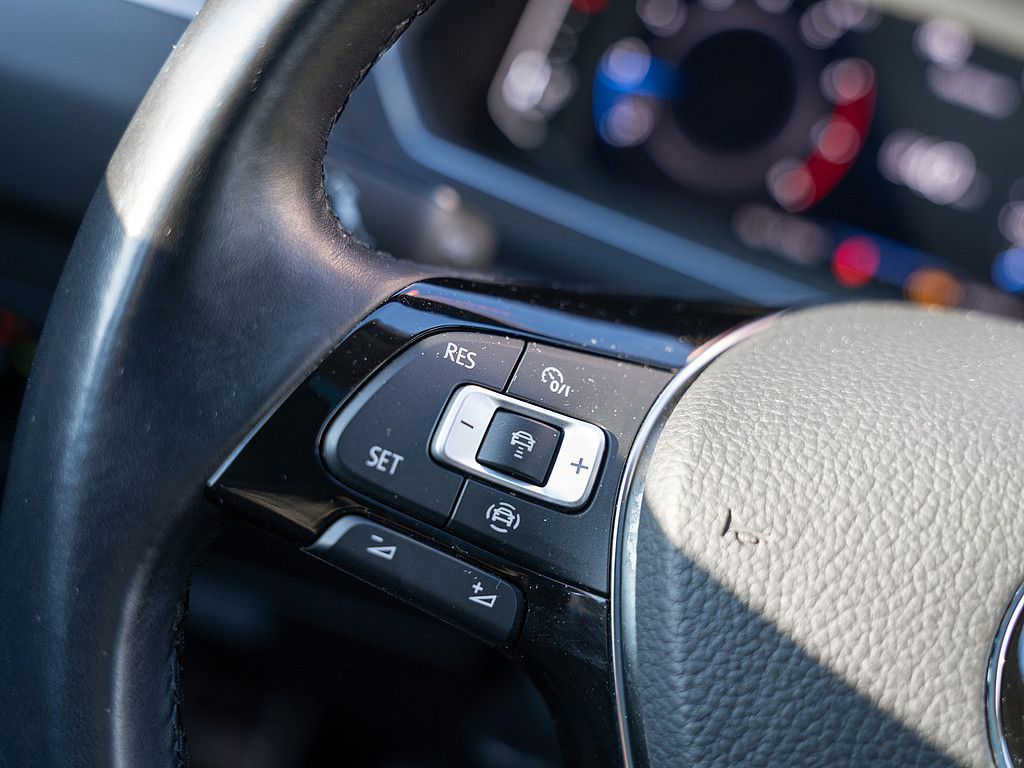 Fahrzeugabbildung Volkswagen Tiguan Allspace 1.5 TSI IQ.DRIVE AHK PANO LED