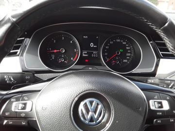 Volkswagen Passat Variant - 8