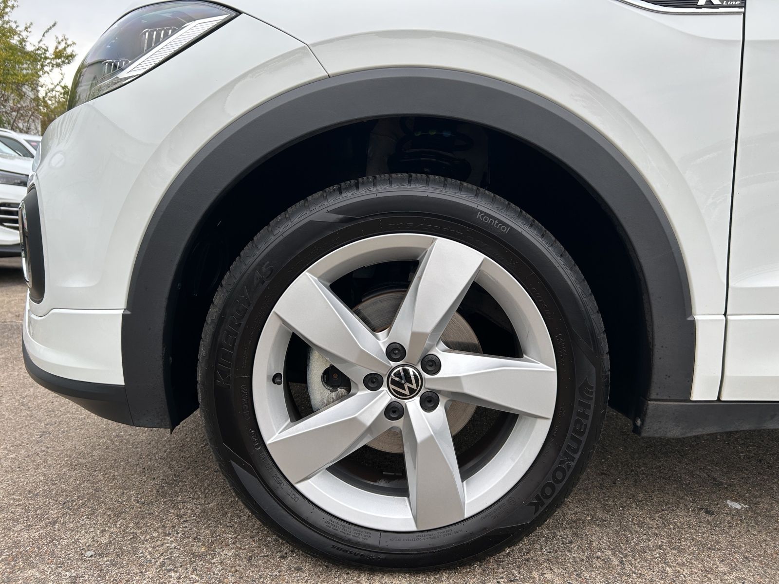 Fahrzeugabbildung Volkswagen T-Cross TSI Style R-Line LED Navi RFK SH 17"