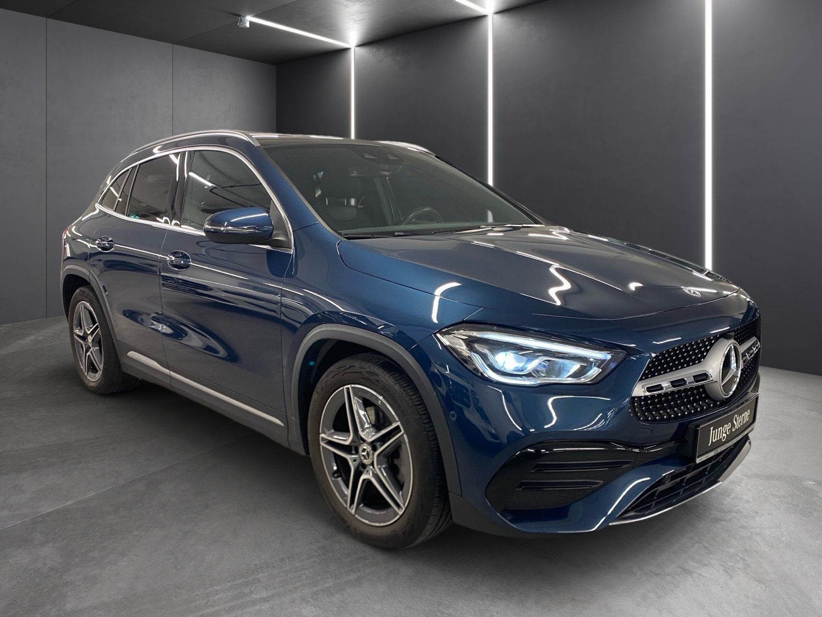 Fahrzeugabbildung Mercedes-Benz GLA 250 4M AMG*AHK*Pano*Totwinkel*Kam*Easy-Pack*