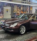 Mercedes-Benz CLS erstklassiger Wagen  - Mercedes-Benz 320 in Frankfurt (Main)