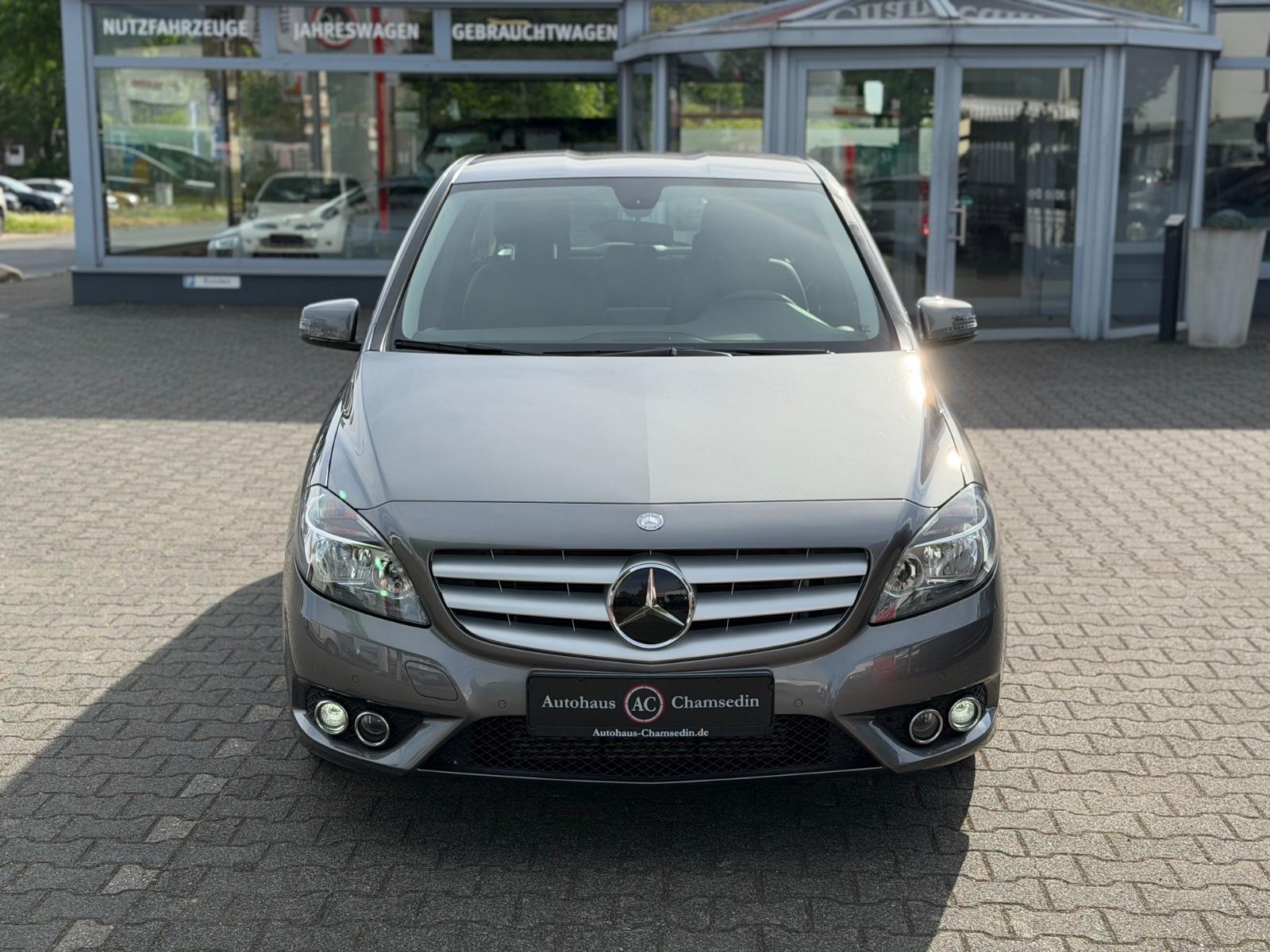 Mercedes-Benz B 180