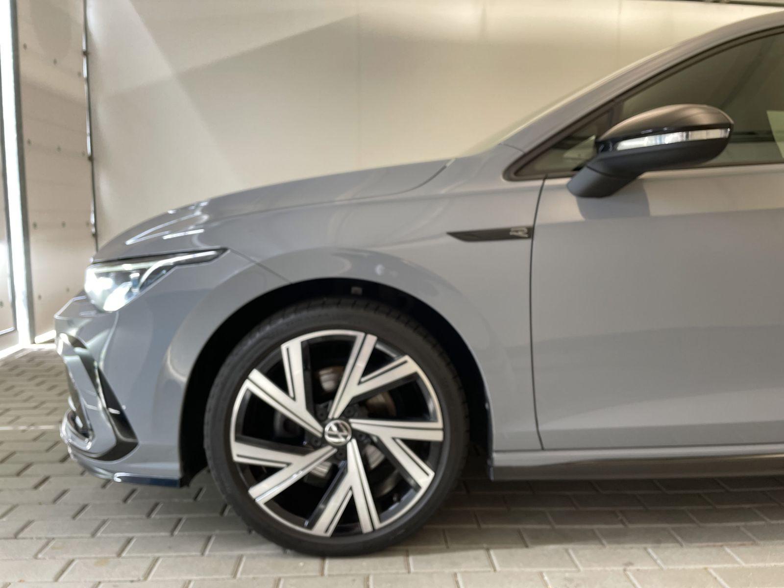 VOLKSWAGEN GOLF 1.5 ETSI 130CH R LINE
