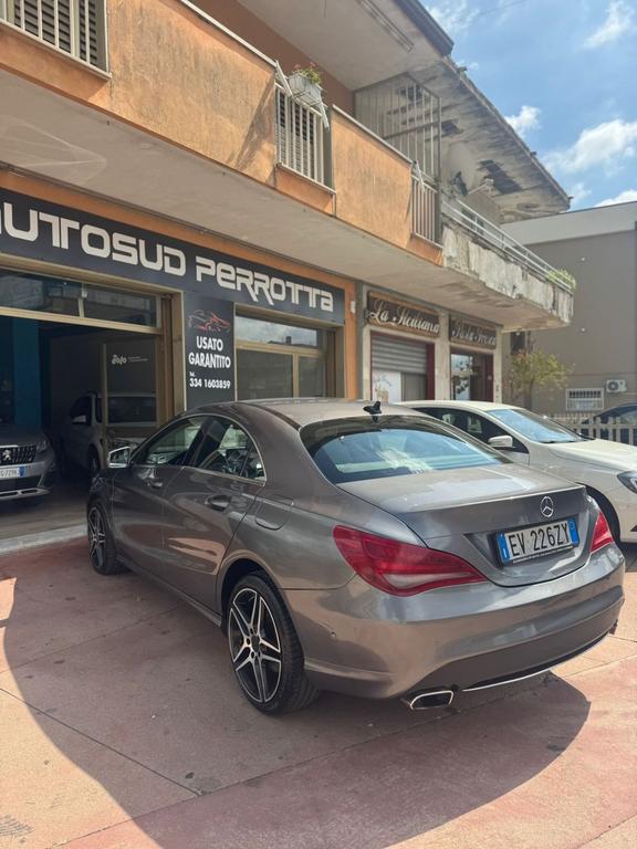Mercedes-Benz CLA 200