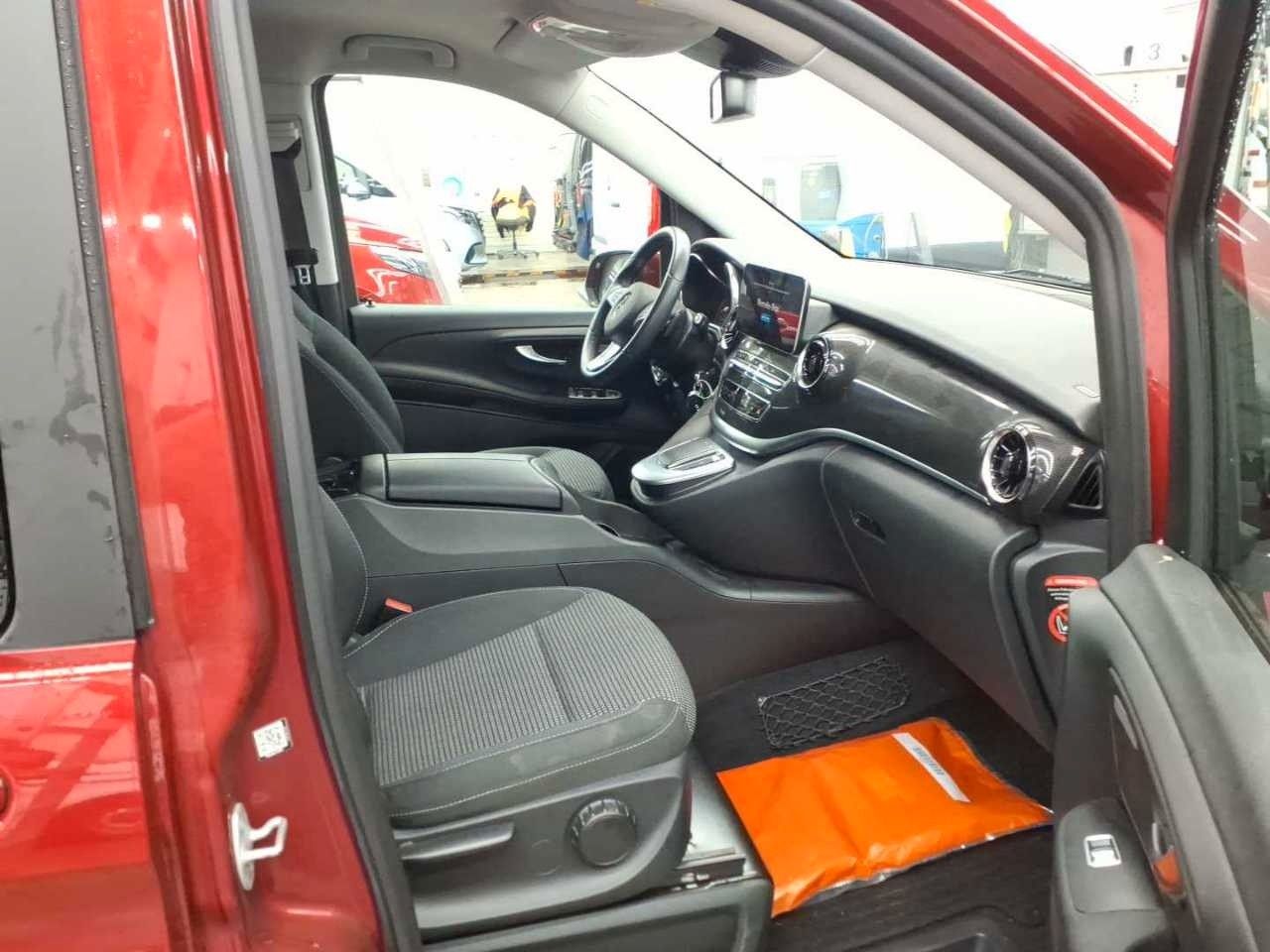 Fahrzeugabbildung Mercedes-Benz V 250 d EDITION Kompakt Kamera MBUX LED