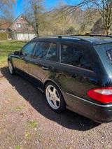 Mercedes-Benz E Klasse 320 mit AMG Felgen - Mercedes-Benz E-Class: Felgen