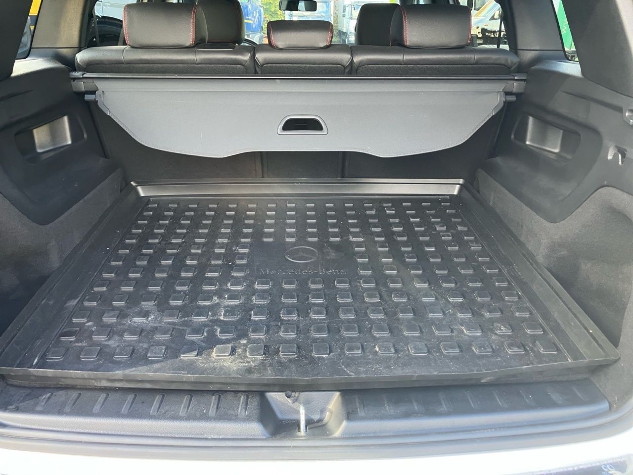 Fahrzeugabbildung Mercedes-Benz GLB 220 d 4M AMG+Pano+AHK+Multibeam+Burmester