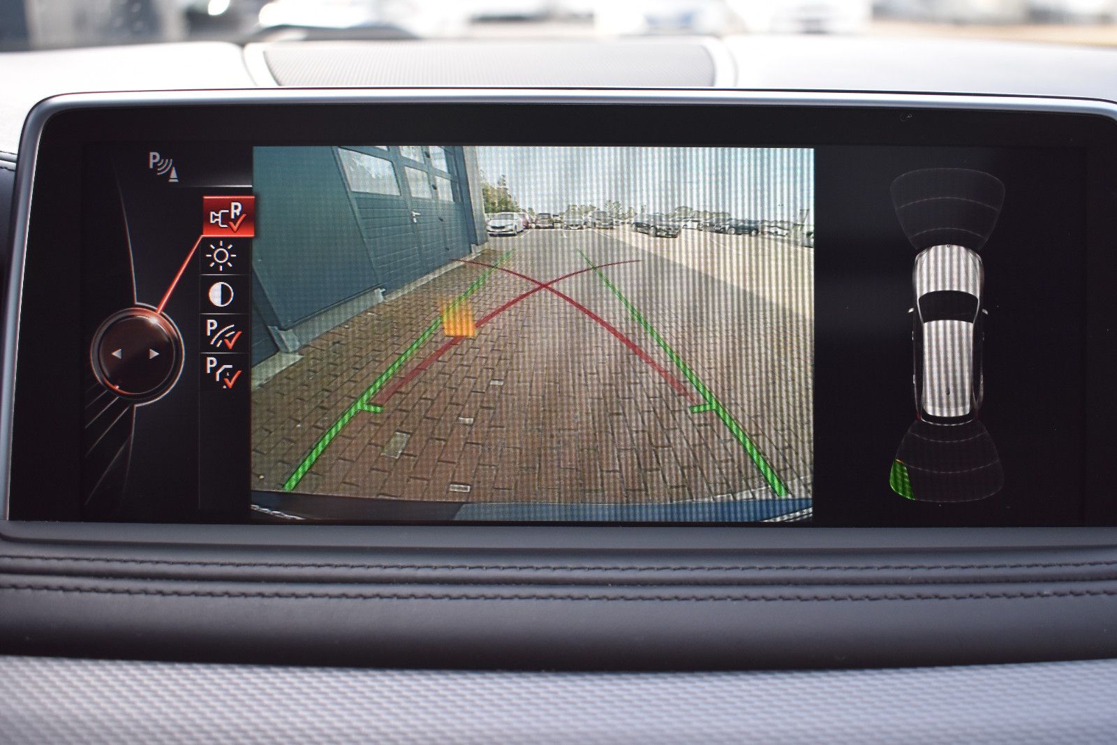 Fahrzeugabbildung BMW X5 M50d*RFK*XEN*PANO*H&K*NAVI*MIETKAUF