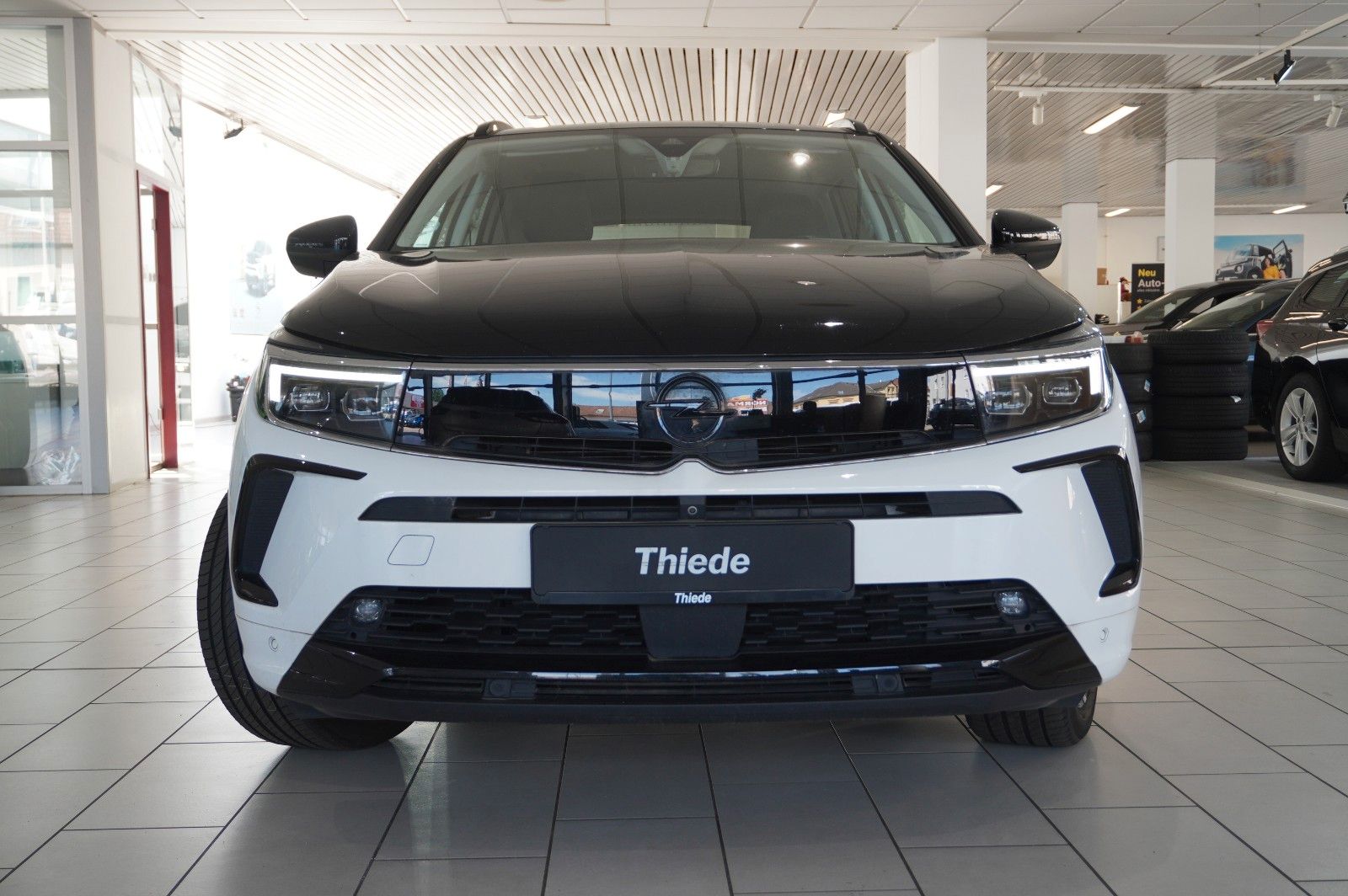 Fahrzeugabbildung Opel Grandland (X) 1.6T GSe HYBRID 4X4 NAVI/LED/SPORT
