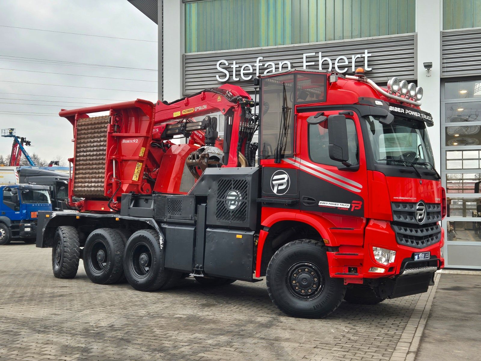 Fahrzeugabbildung Mercedes-Benz TUROX 8x8 Eschlböck Biber 92 Holzhacker / 1.512h