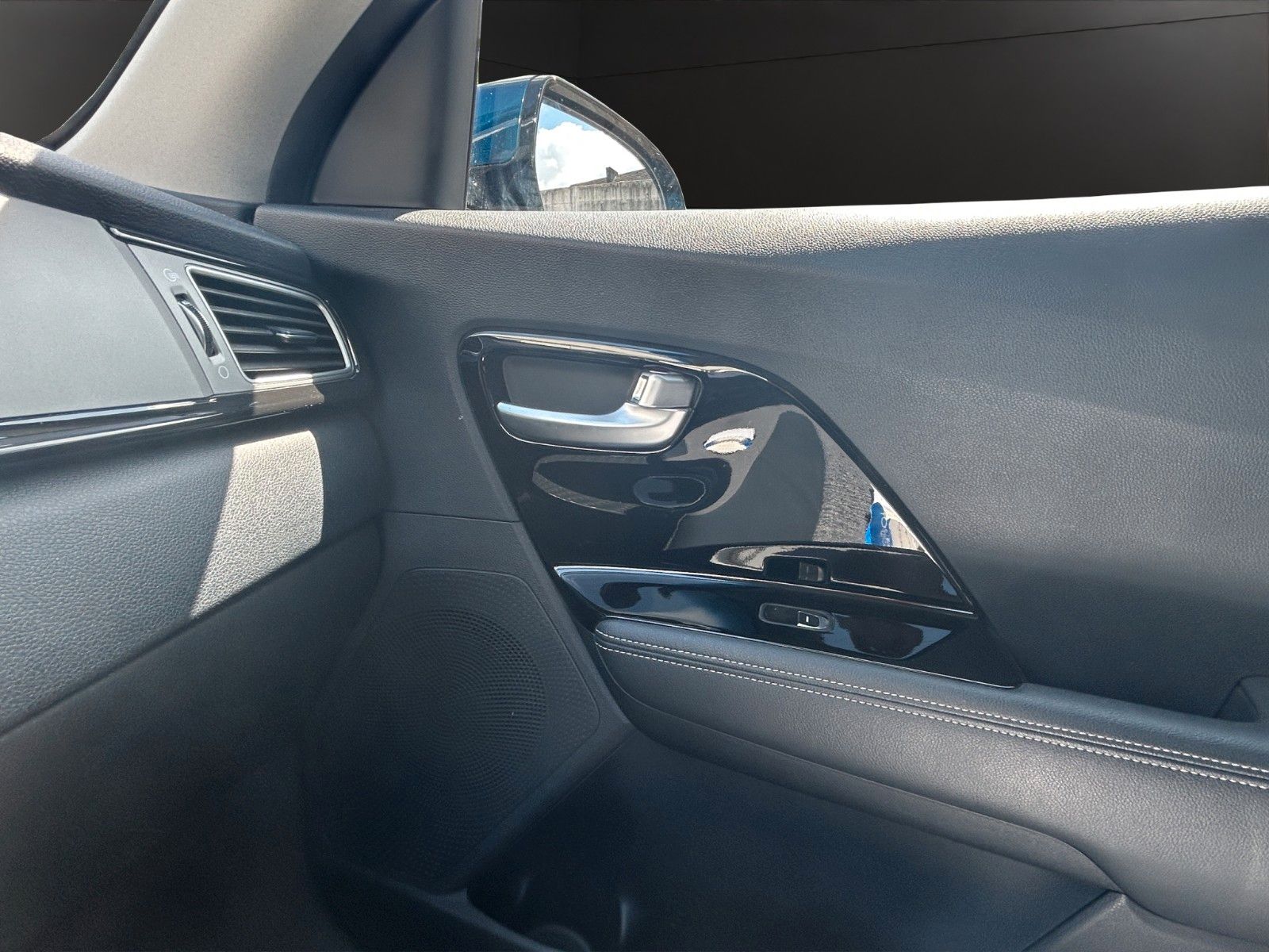 Fahrzeugabbildung Kia Niro Vision Hybrid /Automatik/NAvi/Kamara