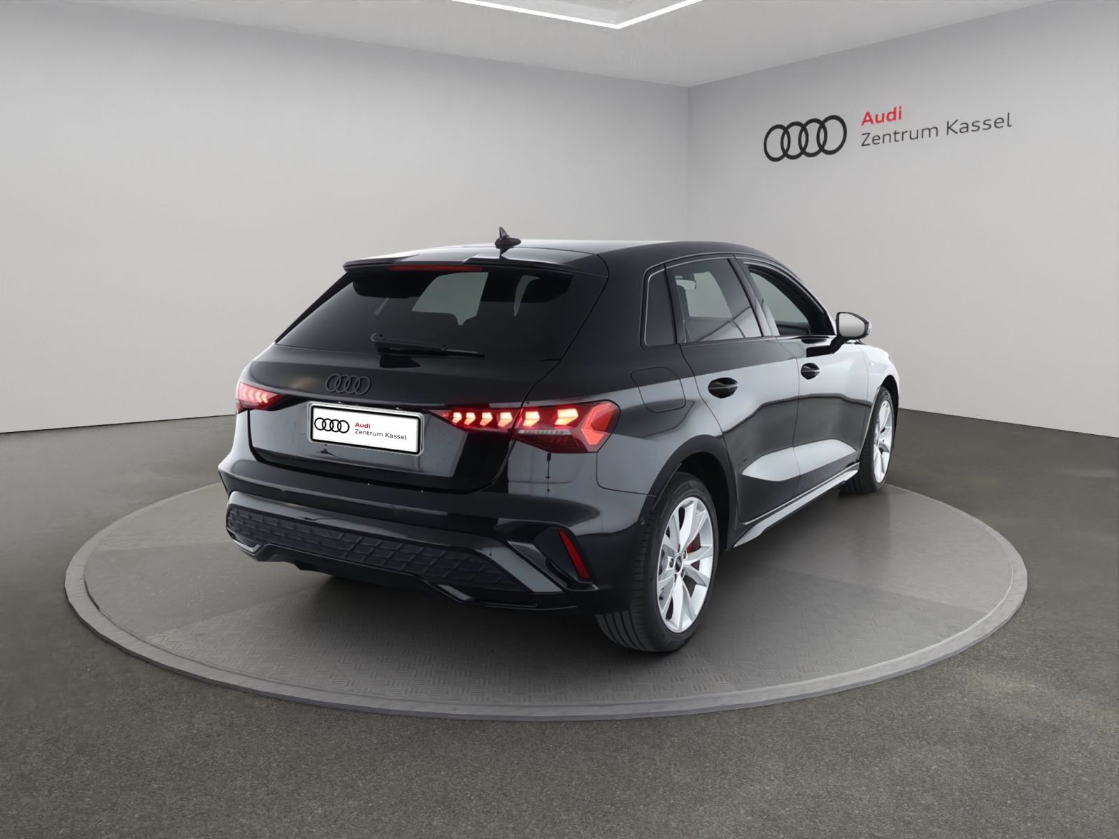 Audi A3 SB 45 TFSIe S line LED SONOS HuD Carplay 360° imagem 2