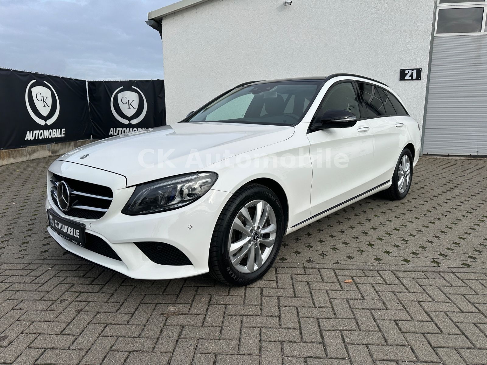 Fahrzeugabbildung Mercedes-Benz C300d T 4Matic Avantgarde/Burmeste/Navi/LED/360°